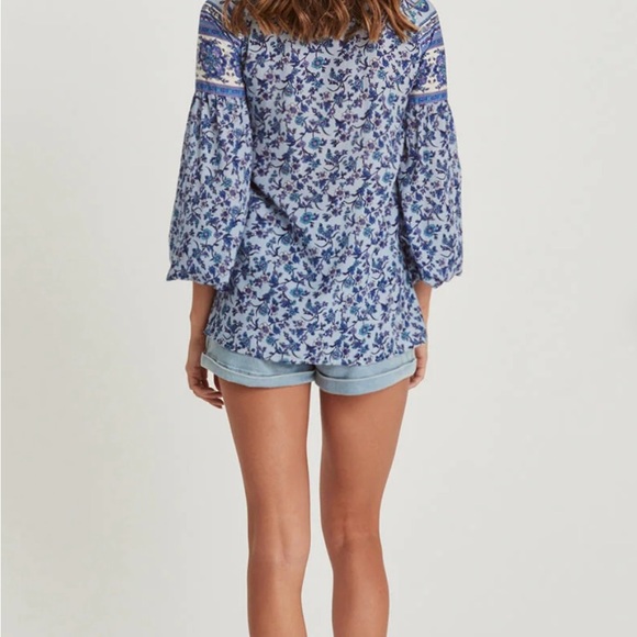 Arnhem Camilla Blouse in Bluebird - Picture 4 of 14